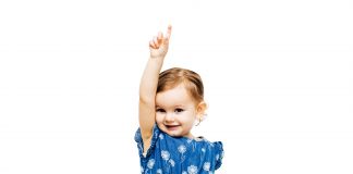 Jetzt erst recht: Demokratie stärken, schon in der Kita! Gratis-Zeitschrift herunterladen