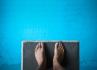 Ins kalte Wasser: Studierende halten in vielen Schulen den Unterricht aufrecht – allein vor einer Klasse (und häufig fachfremd)