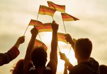 Hymnen-Pflicht bei Abschlussfeiern? Lehrerverbände: Singen allein schafft keine Identität