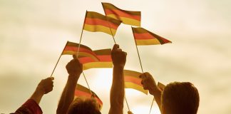 Hymnenpflicht an Schulen? Lehrerverbände: Singen allein schafft keine Identität