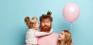 Studie: Zwei Drittel der Eltern wollen „beste Freunde“ ihrer Kinder sein – wie geht das mit dem Leistungsanspruch der Schule zusammen?