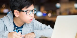 Schulprojekt: Schüler enttarnen mithilfe von KI demokratiefeindliche Inhalte im Netz