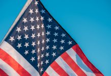 Der US-Wahlkampf und die Bildung – Dossiers mit Unterrichtsmaterialien gratis herunterladen