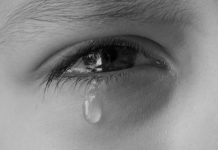 „Klaps auf den Po“: Für viele (häufiger Männer) weiterhin legitimes Erziehungsmittel