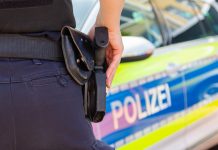 Täter verletzt mit Messer vier Menschen in Hochschulgebäude; Frau in Lebensgefahr