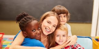 Für mehr frühe Förderung – zielgerichtet: Land finanziert “Kiez-Kitas” zusätzliche Fachkraft