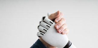 didacta – Prompten als Dienstleistung: Wie ein Lehrer (als Gründer eines Startups) den Kollegen Künstliche Intelligenz nahebringt