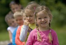 “Bundesweit spitze”: Land verbessert Betreuungsschlüssel in den Kindertagesstätten