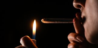 Präventions-Projekt: Ärzte warnen Jugendliche an Schulen vor Cannabis-Konsum