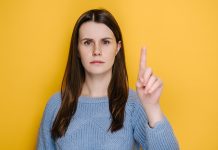 GEW mahnt drei Bundesländer an: Grundschullehrkräfte finanziell gleichstellen!