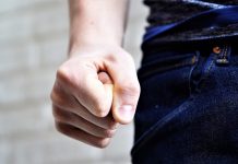 Brutaler Angriff nach Streit in Kita: Vater schlägt Kita-Personal krankenhausreif