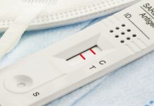 Ab sofort dürfen Corona-infizierte Schüler und Lehrer in die Schule kommen