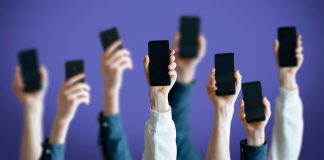 Kritik an Handy-Verbots-Plänen: Medienpädagogen sehen Zukunftskompetenzen gefährdet