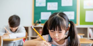 Studie: Hohe Disziplinstandards entscheidend für Lernerfolg benachteiligter Schüler