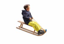 Physik im Alltag: Warum rutschen Schlitten eigentlich so gut auf Schnee?