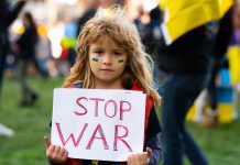 Schreiben an Schulleitungen: Schüler für Ukraine-Demo vom Unterricht befreit