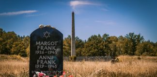 Gedenkstätte Bergen-Belsen: Gymnasiasten gröhlen Nazi-Parolen, wo Anne Frank starb