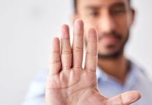 „Judenhass entfaltet sich ungehemmt“: Lehrkräfte und Eltern mobilisieren gegen Antisemitismus an Schulen