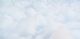 Viel Schaum, wenig Substanz? GEW geht mit Kultusminister hart ins Gericht