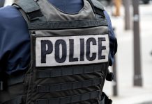 Schüler, der Lehrerin mit Messer angriff, war suspendiert – wegen Hitler-Begeisterung