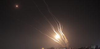 Lehrkräfte sollen Krieg im Unterricht thematisieren – ein Lehrer tätlich angegriffen