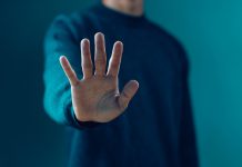 Schwuler Lehrer als Mobbing-Opfer – missachtet von Vorgesetzten?