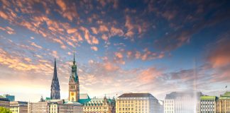 Prien (CDU) erklärt die SPD-geführte Hamburger Bildungspolitik zum Vorbild