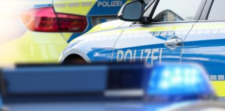 Schüler schießen vor der Zeugnisvergabe mit Schreckschusswaffe herum – Polizeieinsatz