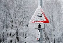 Brandenburg: Glatteis – Präsenzpflicht an Schulen auch für Dienstag aufgehoben