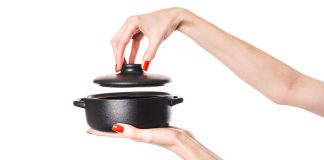 Bundesbildungsministerin offen für Migrationsdeckel an Schulen – trotz Grundgesetz