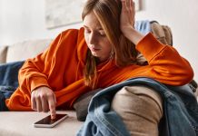 Wegen (un)sozialen Medien? Jugendliche so unglücklich wie lange nicht – weltweit