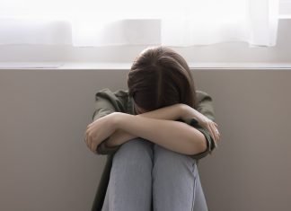 Missbrauch durch Lehrkräfte: Warum Schulen Kinder noch immer nicht ausreichend schützen – Prien fordert Konsequenzen