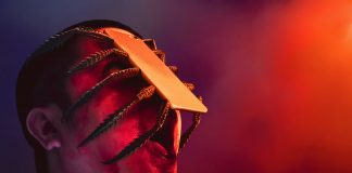 Greift die Debatte um Handy-Verbote in Schulen zu kurz? “Technoferenz”: Wenn Eltern präsent sind – aber nicht wirklich