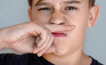 „Geruchsprobleme“ (Ursache ungeklärt): Komplettes Gymnasium bleibt vorläufig zu