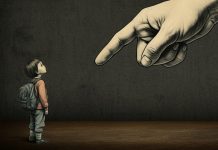 Zu autoritär? Bildungsbehörde stellt Grundschulleiterin nach Elternbeschwerden frei