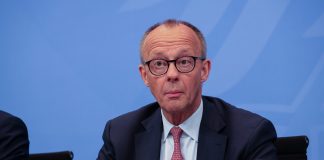 Rentenkommission stellt Verbeamtung von Lehrkräften infrage und will Pensionen begrenzen – Merz: Paket wird vollständig umgesetzt