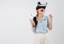 Nur wischen und klicken? Von wegen: Jugendliche sind digital am kompetentesten