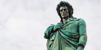 „Wand aus Buchstaben, die keinen Sinn ergaben“: Literaturkritiker will Schiller aus der Schule verbannen – Philologen sind empört