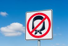 “Zeichen der Unterdrückung”: Österreich beschließt Kopftuchverbot für Schülerinnen unter 14