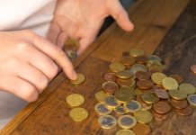 Finanzminister erhöht Beamtenbesoldung nach Urteil des Verfassungsgerichts – doch dem dbb reicht das bei Weitem nicht