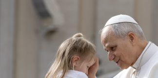 Papst warnt vor den Gefahren der KI – ein Schulleiter a. D. erklärt, warum Lehrkräfte genau hinhören sollten
