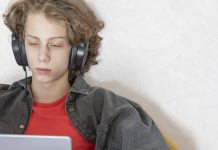 Andrang ist groß: Bundesland bietet Oberstufenkurse in sieben Fächern online an