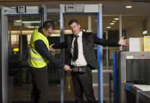 Bayerns Innenminister: „Kann jemand, der der AfD angehört, noch Lehrer sein?”