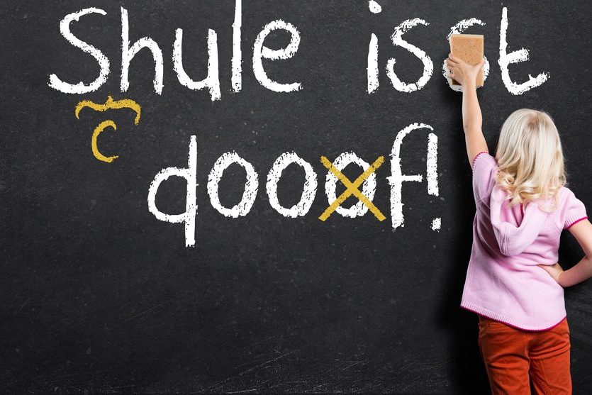 Die Schulkultur spielt laut Steinig eine große Rolle dabei, wie viel Wert auf Rechtschreibung gelegt wird. Foto: Shutterstock