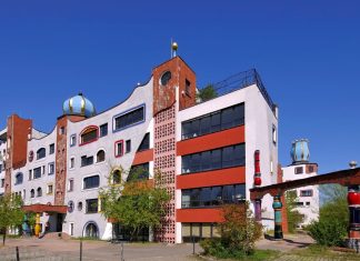 Architektur-Schätze: Fünf Schulgebäude, wie es sie kein zweites Mal gibt