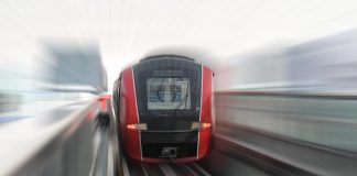 Schüler fällt vor einfahrendem Zug aufs Gleis – Lokführer reagiert sofort