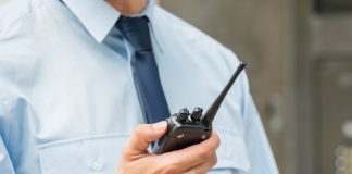 Wieder Wachleute vor Schulen in Berlin-Neukölln (für 65.000 Euro im Monat)