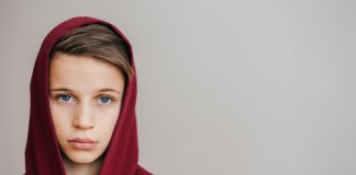 Bildungsministerin: Schulen sollen Russlands Angriff auf die Ukraine thematisieren