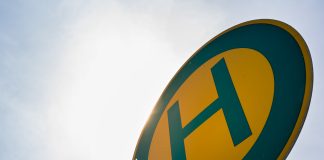 Haltestelle für Elterntaxis – Lösung für ein Dauer-Ärgernis an Grundschulen?