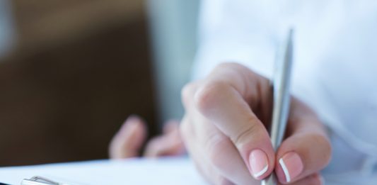 Anwesenheitskontrolle an Schulen (Symbolbild). Foto: shutterstock